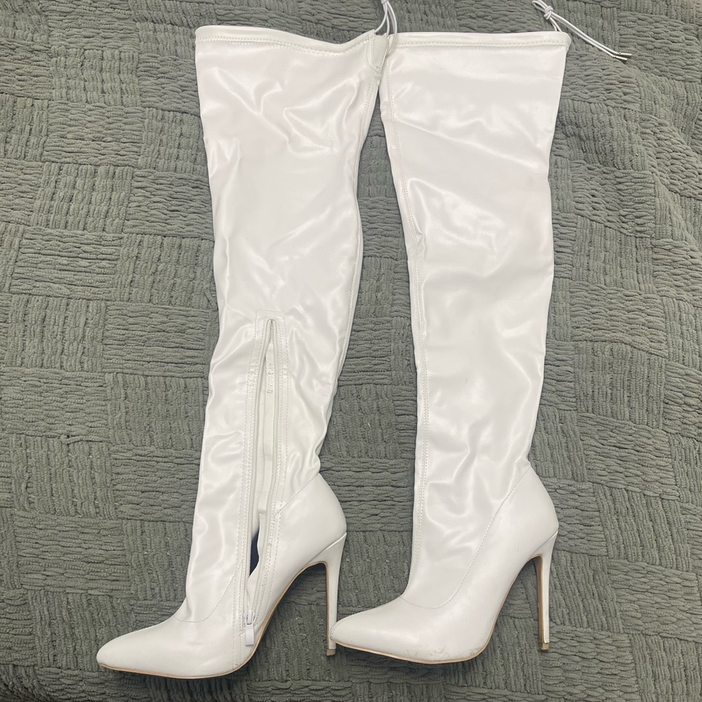 Elegant White Thigh-High Women's Boots
